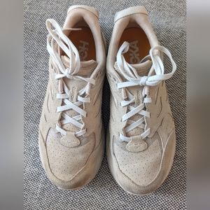 U Clifton Suede HOKA